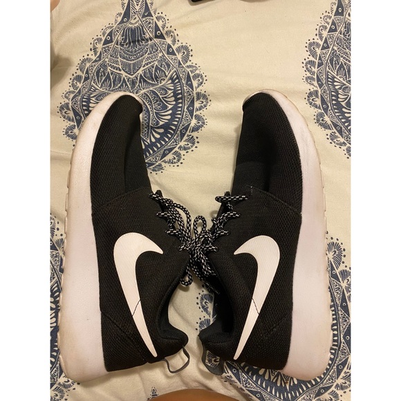 Nikes - Picture 2 of 2